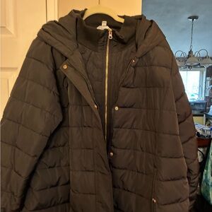Time and Tru Women's Black Puffer Jacket